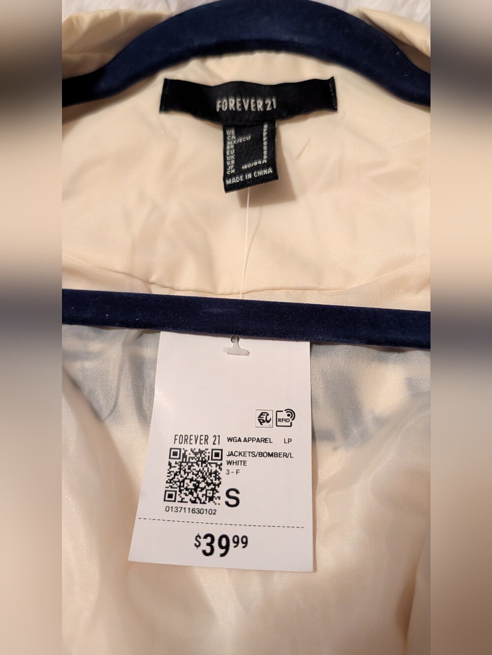 Forever 21 Cropped Bomber Jacket Size Small Creamy White NWT - Picture 2 of 9